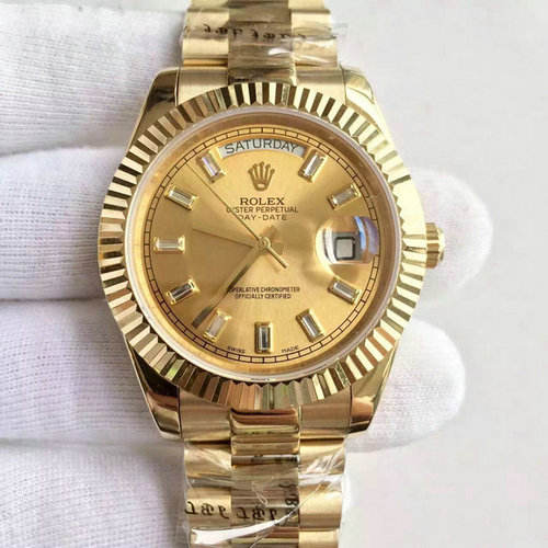 勞力士（Rolex）星期日曆型新款此自動上鏈機械機芯堪為製錶工藝的巔峰之作