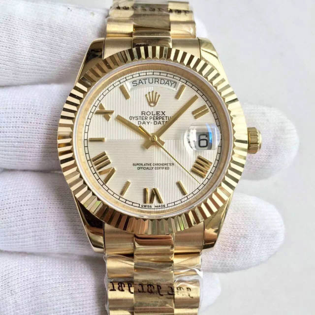 勞力士（Rolex）星期日曆型新款白麵羅馬數字機械表