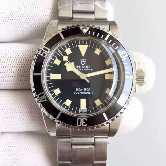 zf廠帝駝小黑花HERITAGE BLACK BAY系列，方形刻度/圓形刻度