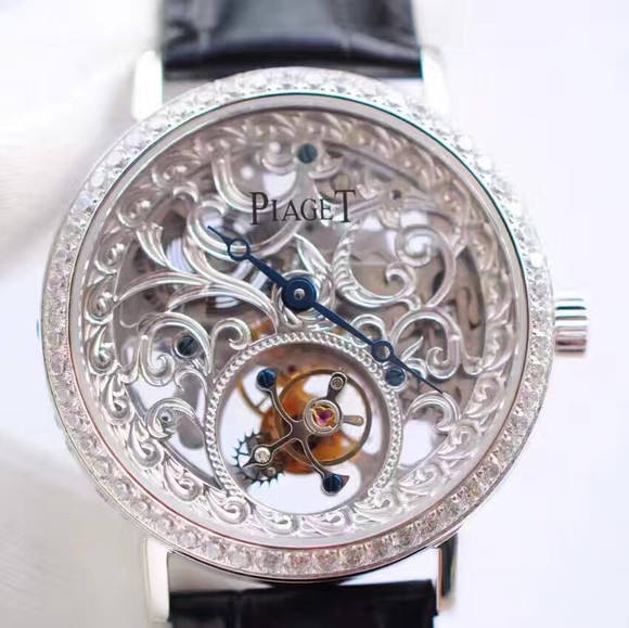 伯爵最新頂級縷空真飛輪 新面   表殼：40mm直徑，由CNC頂級工藝打磨而成，每一個表殼都電黃金加