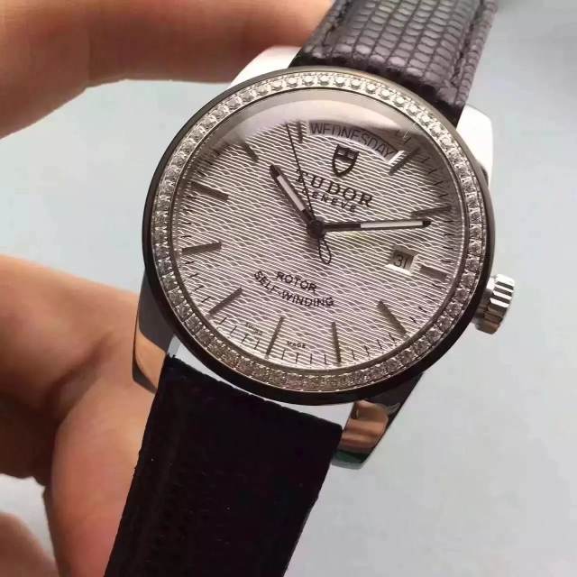精品帝舵Tudor駿玨系列紋面男士機械鑲鑽手錶