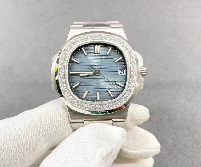 百達翡麗鸚鵡螺系列5711G精鋼錶殼，鑲鑽版！