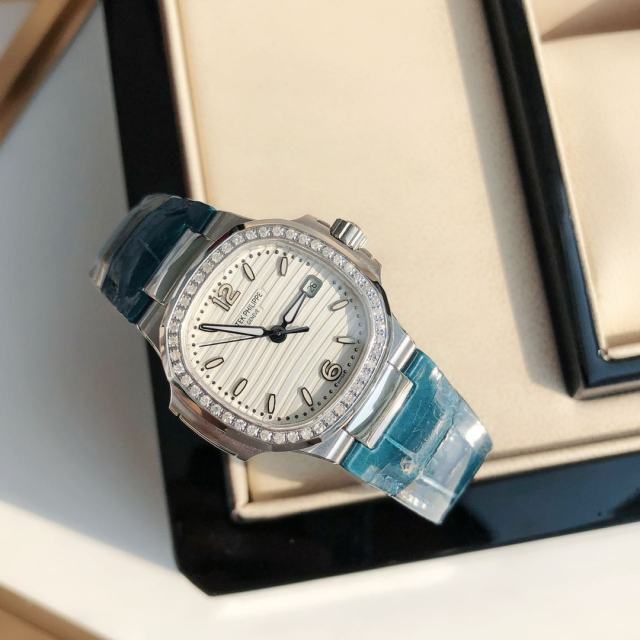 百達翡麗女士腕表7010R鸚鵡螺