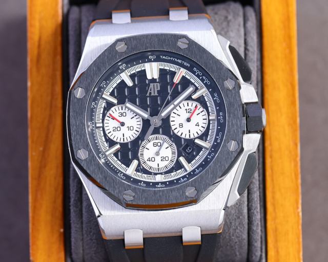 愛彼Audemars Piguet皇家橡樹離岸型限量多功能計時機械腕表