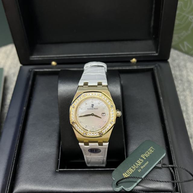 愛彼皇家橡樹系列型號67601女士石英腕表