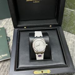 愛彼皇家橡樹系列型號67601女士石英腕表