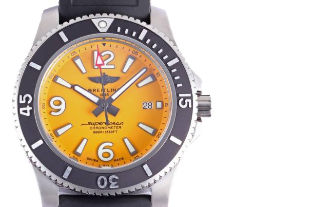 百年靈超級海洋系列機芯：海鷗TOP級2824--