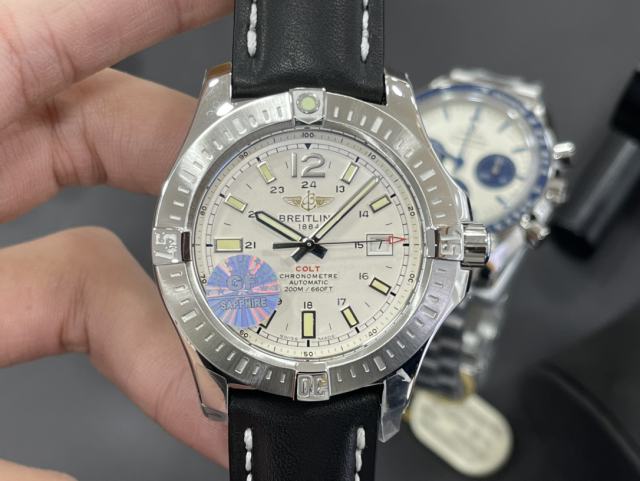 GF廠百年靈挑戰者自動機械腕表Colt Automatic