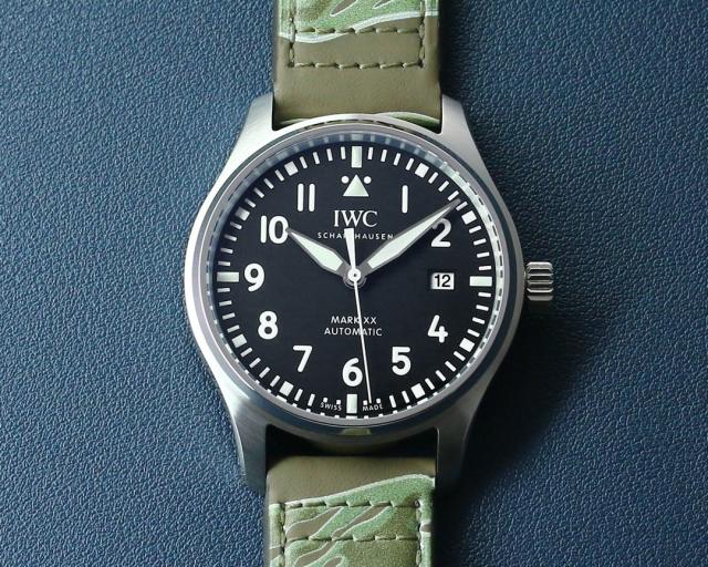 M+廠萬國飛行員PILOT'S WATCHES 40MM 黑面迷彩皮帶款