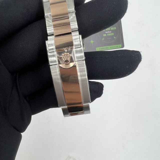 C廠沙士圈-C+廠沙士圈126711間金款高仿手錶格林尼治GMT實拍