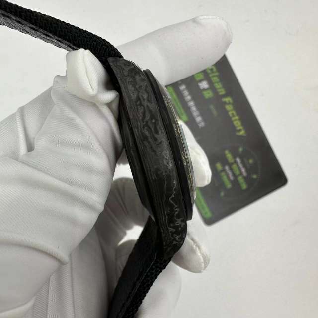 DIW廠官網Rolex碳纖維地通拿54克黑灰款