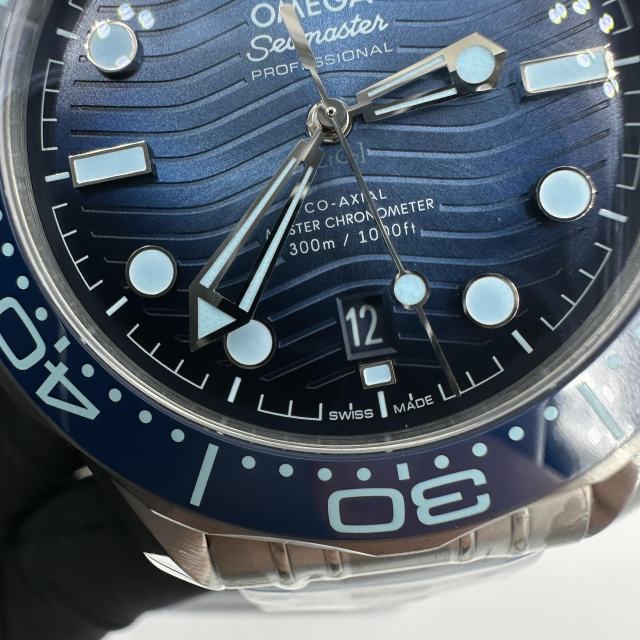 VS廠Omega海馬300冰藍款8800機芯實拍