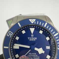 ZF廠帝舵領潛型系列25600TB藍色戰斧42mm