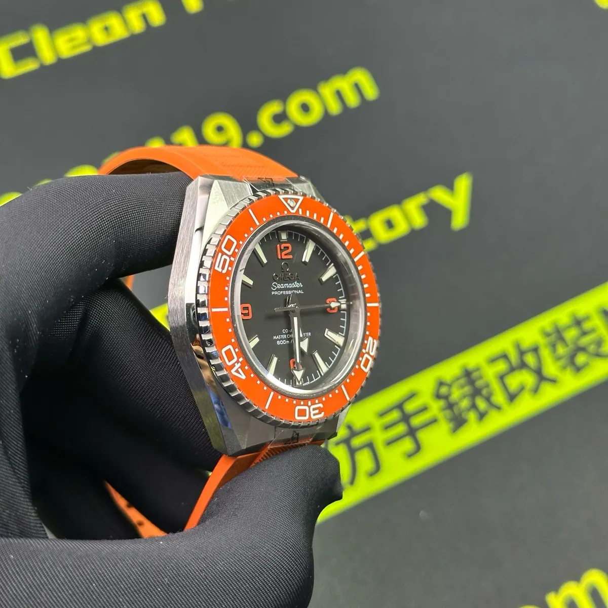 VS廠海馬600米42mm橙圈斜角度實拍 殼型線條