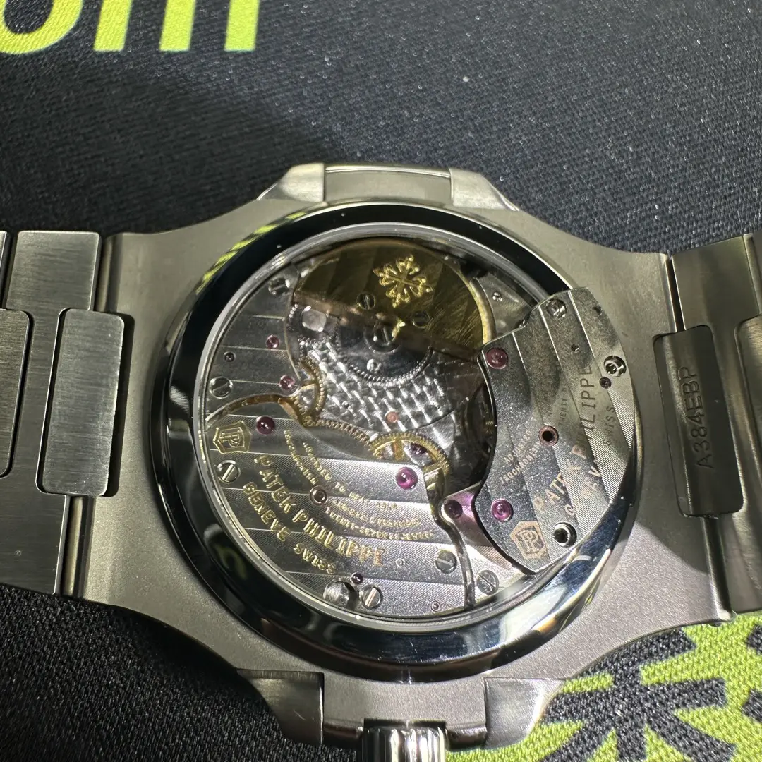 PPF廠5712A機芯特寫實拍 夾板手工雕刻PATEK PHILIPPE GENEVE金漆字 Clean Factory 8131419.COM