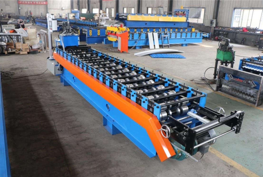 cladding panel forming machine