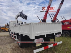 Flèche articulée de grue montée sur camion SHACMAN de 8 tonnes