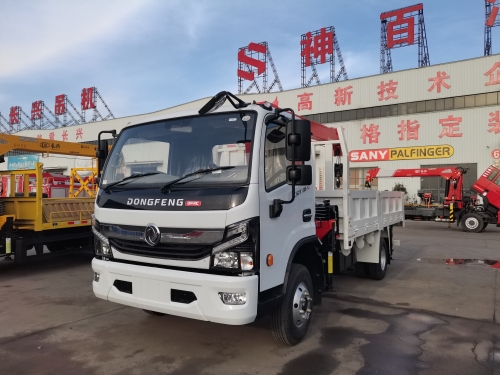 CE Certification Remote Control Truck Mounted Crane Dongfeng 4X2 Telescopic Boom Truck With Mobile 7 T Crane Export