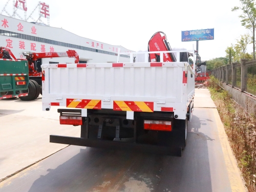 Shenbai Dongfeng 4X2 1.8 Ton Hydraulic Knuckle Folding Boom Mini Mobile Straight Boom Loader Transport Mounted Crane