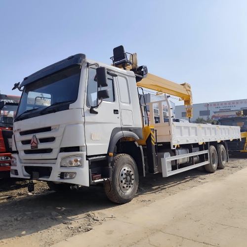 6X4 SINOTRUK HOWO Truck Mounted With Shenbai 12Ton Telescopic Boom Crane Lifting Arm Equipment LHD Heavy Duty