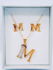 Conjunto collar y pendientes