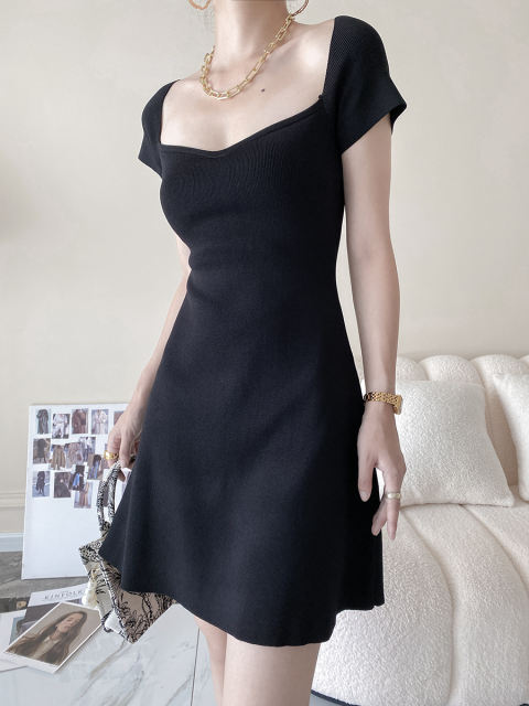 Hepburn style French mini black dress