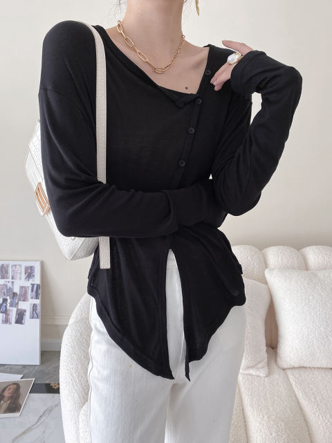 Long sleeve t-shirt with diagonal collar and irregular hem