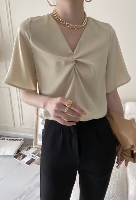 Ruffle sleeve V-neck half sleeve shirt