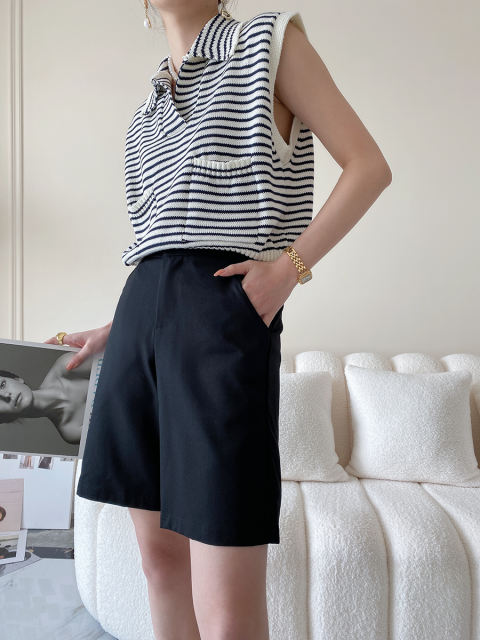 High-waisted design straight-leg suit shorts