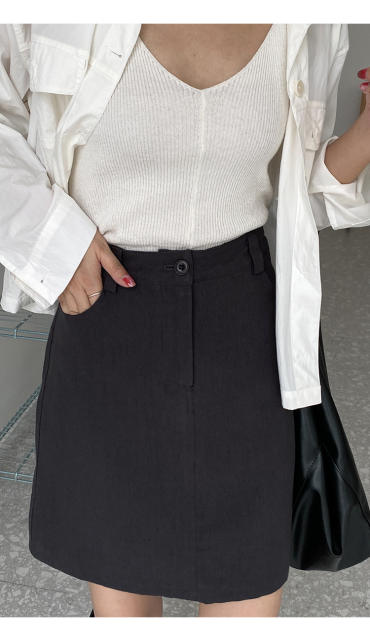 High-waisted A-line half-body skirt