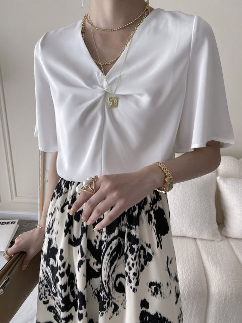 Ruffle sleeve V-neck half sleeve shirt