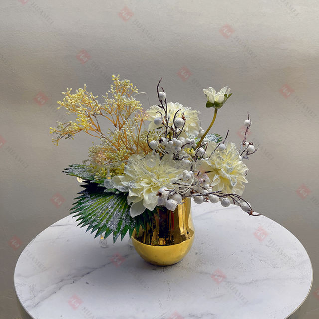 White Christmas Dahlia