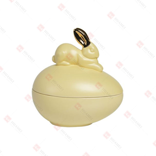 DOLOMITE EGG BOX
WITH BUNNY
