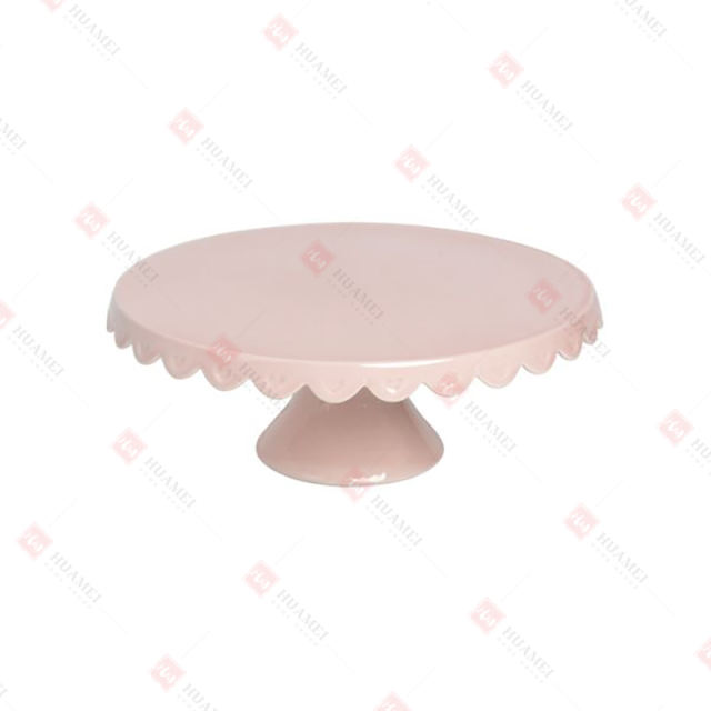 DOLOMITE SCALLOPED
EDGE CAKE STAND