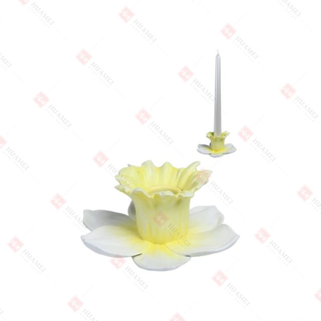 RESIN DAFFODIL CANDLE HOLDER