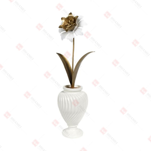 METAL FLOWER IN RESIN POT
