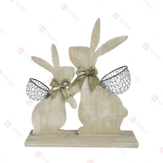 WOOD BUNNIES WITH  
WIRE PLANT HOLDER