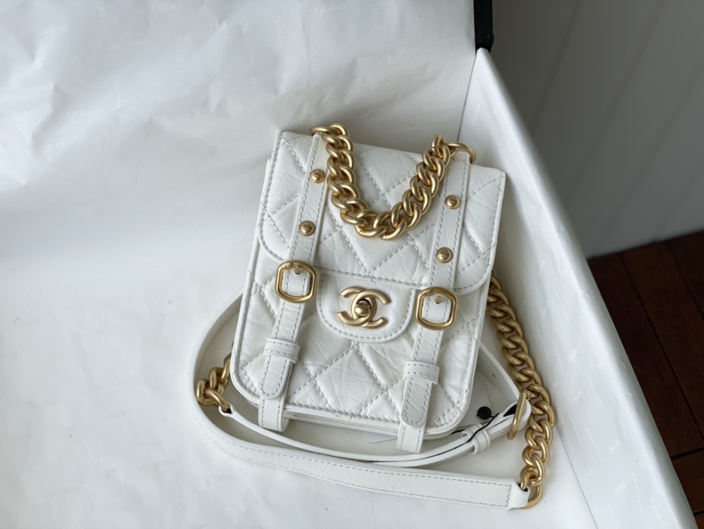 CHANEL Punk style cell phone bag，Boutique