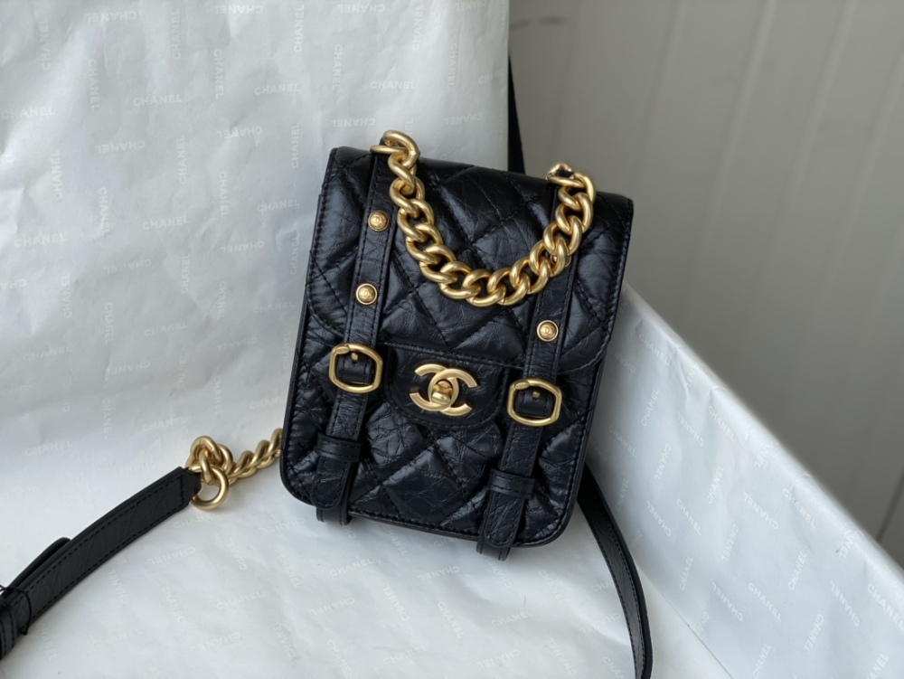 CHANEL Punk style cell phone bag，Boutique
