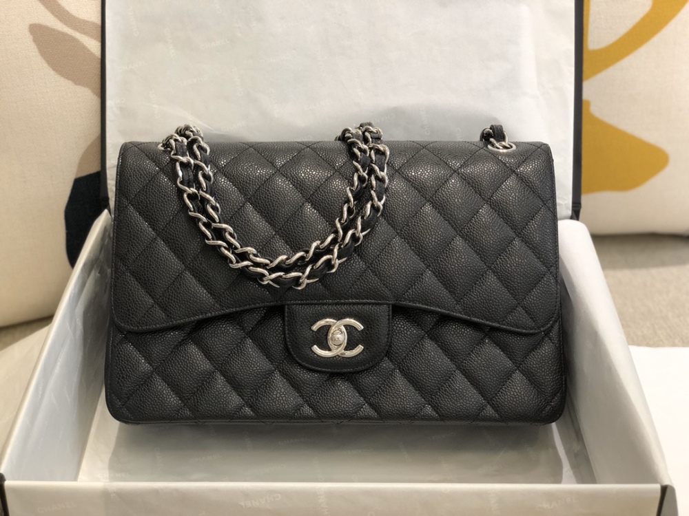 CHANEL Classic Caviar CF Large，Boutique