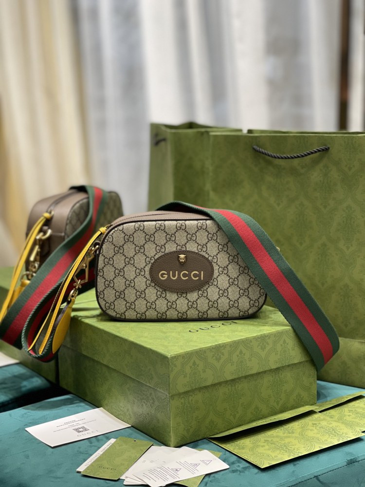 GUCCI Wide shoulder strap camera bag,Boutique