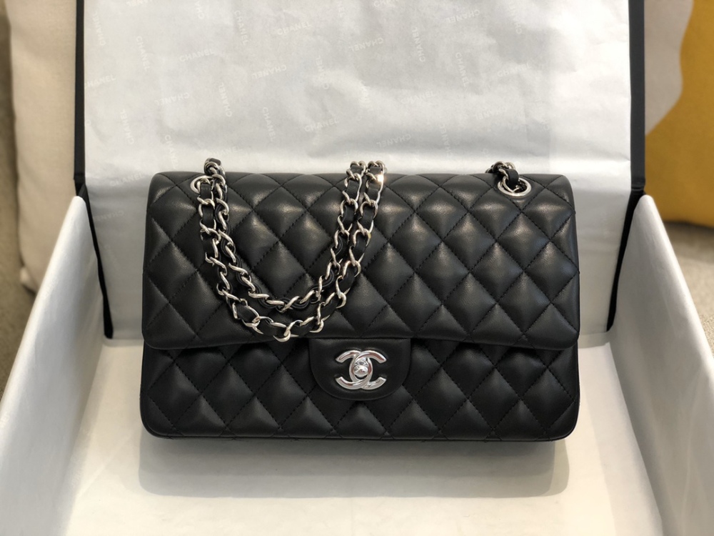 CHANEL Classic CF lambskin25，Boutique
