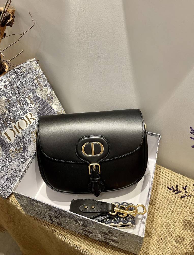 DIOR BOBBY，Boutique