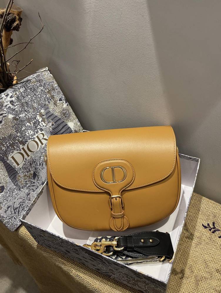 DIOR BOBBY，Boutique