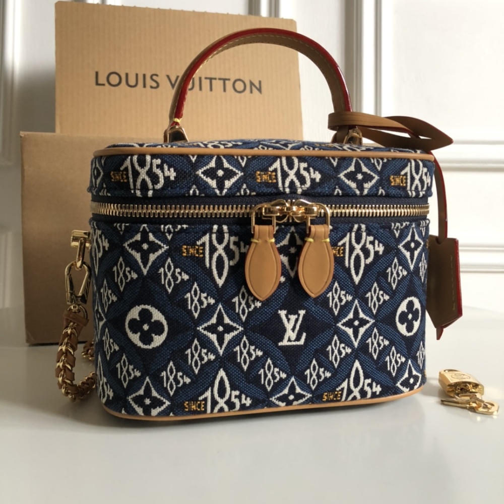 Louis Vuitton Cowboy Cosmetic Bag，Nicolas Ghesquière mirror Boutique