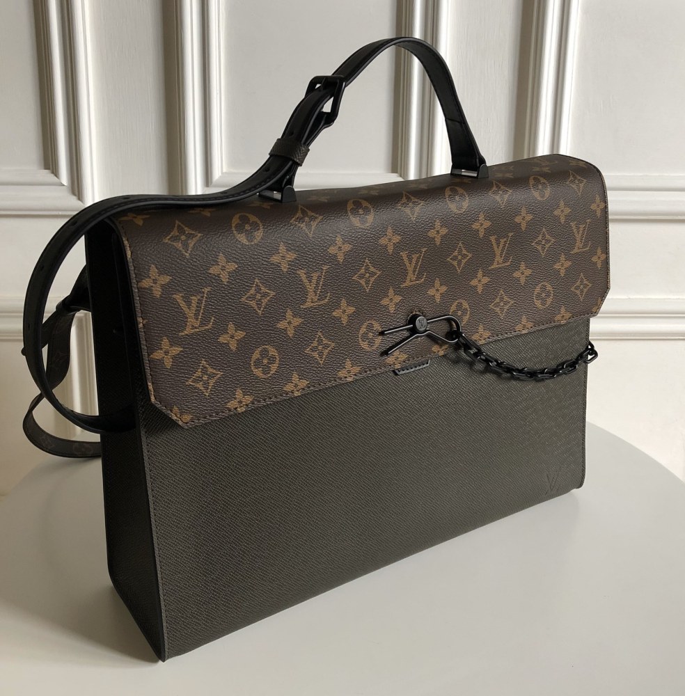 Louis Vuitton  robusto Briefcase,mirror Boutique
