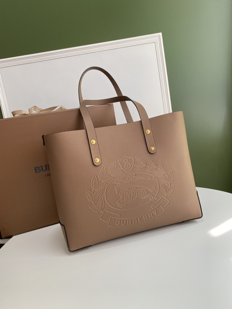 Burberry shoulder bag boutique