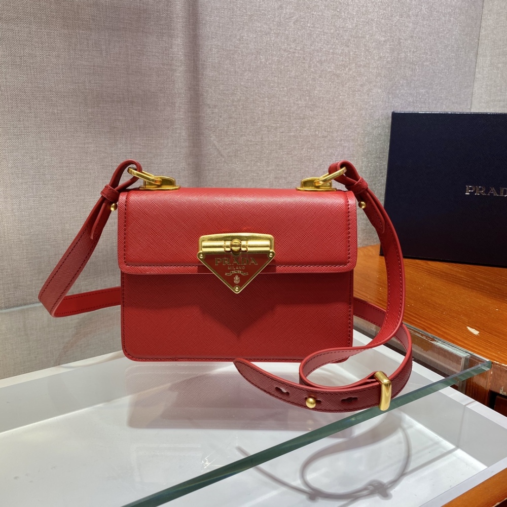 Prada shoulder bag boutique