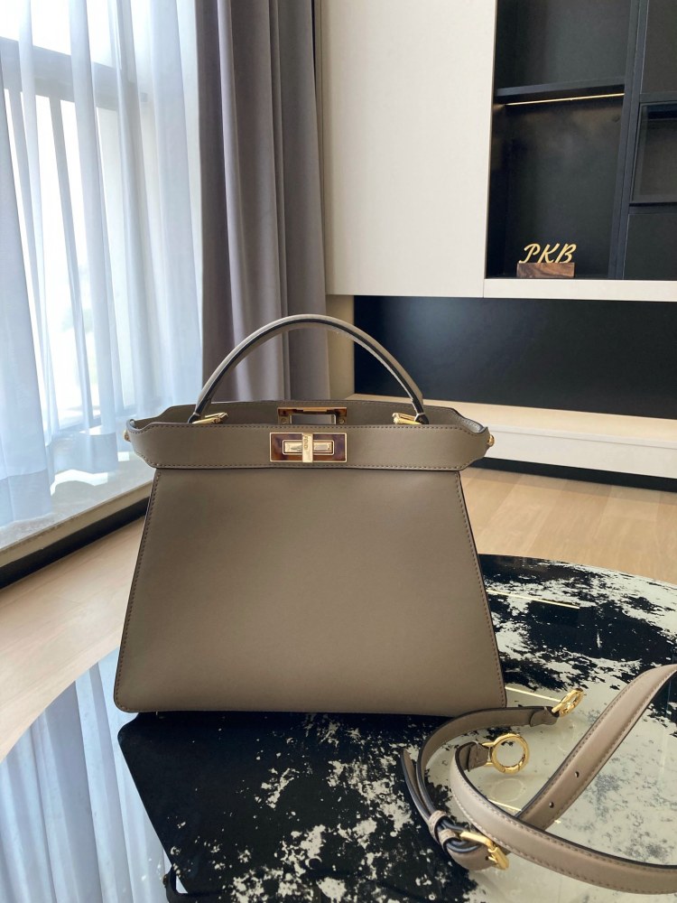 Fendi Commuter Handbag Medium