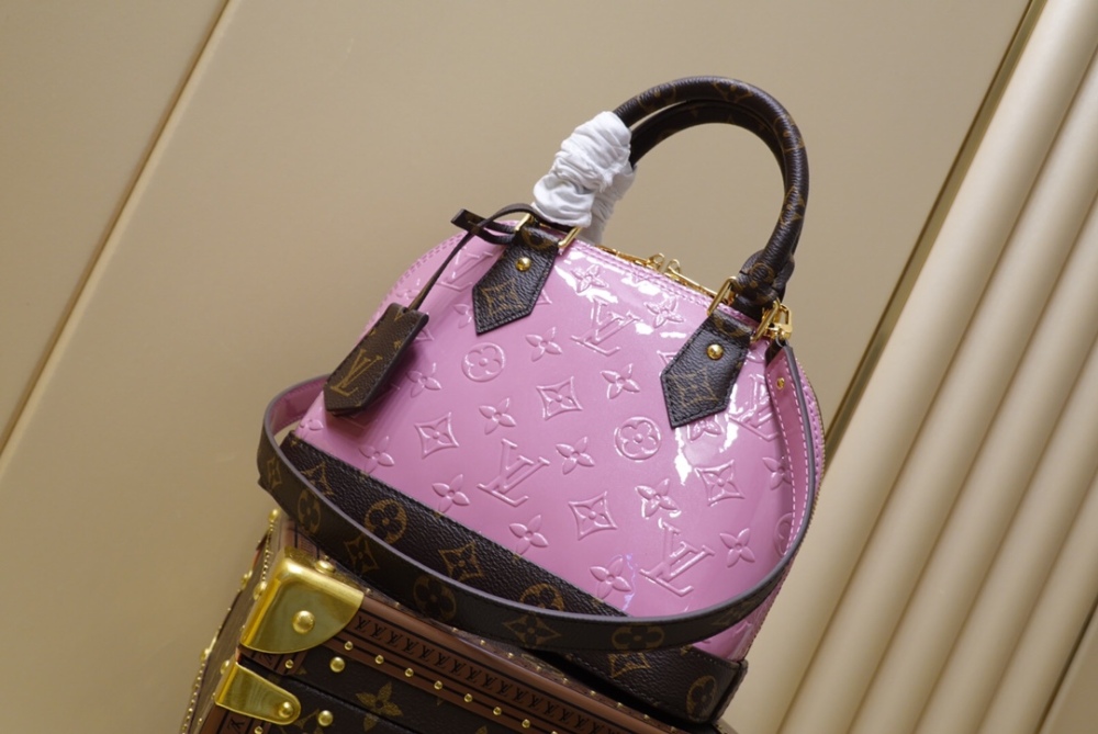 Louis Vuitton Alma BB mirror boutique,LV patent leather color blocking shell bag